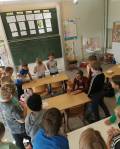 2021 - Getreide und Kartoffel - 10 - Getreidemühle am Tisch