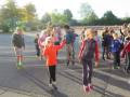 2021 - Sporttag Herbst - 05 - springende Kinder